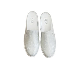 SOUL Naturalizer Women's Truly Clog, Porcelain, 7.5 M, Slip On, White and Silver